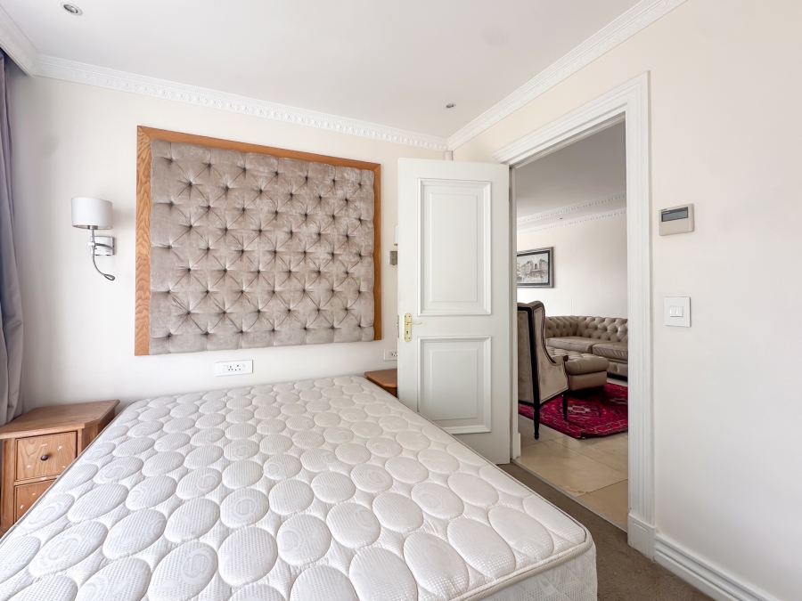 2 Bedroom Property for Sale in Sea Point Western Cape